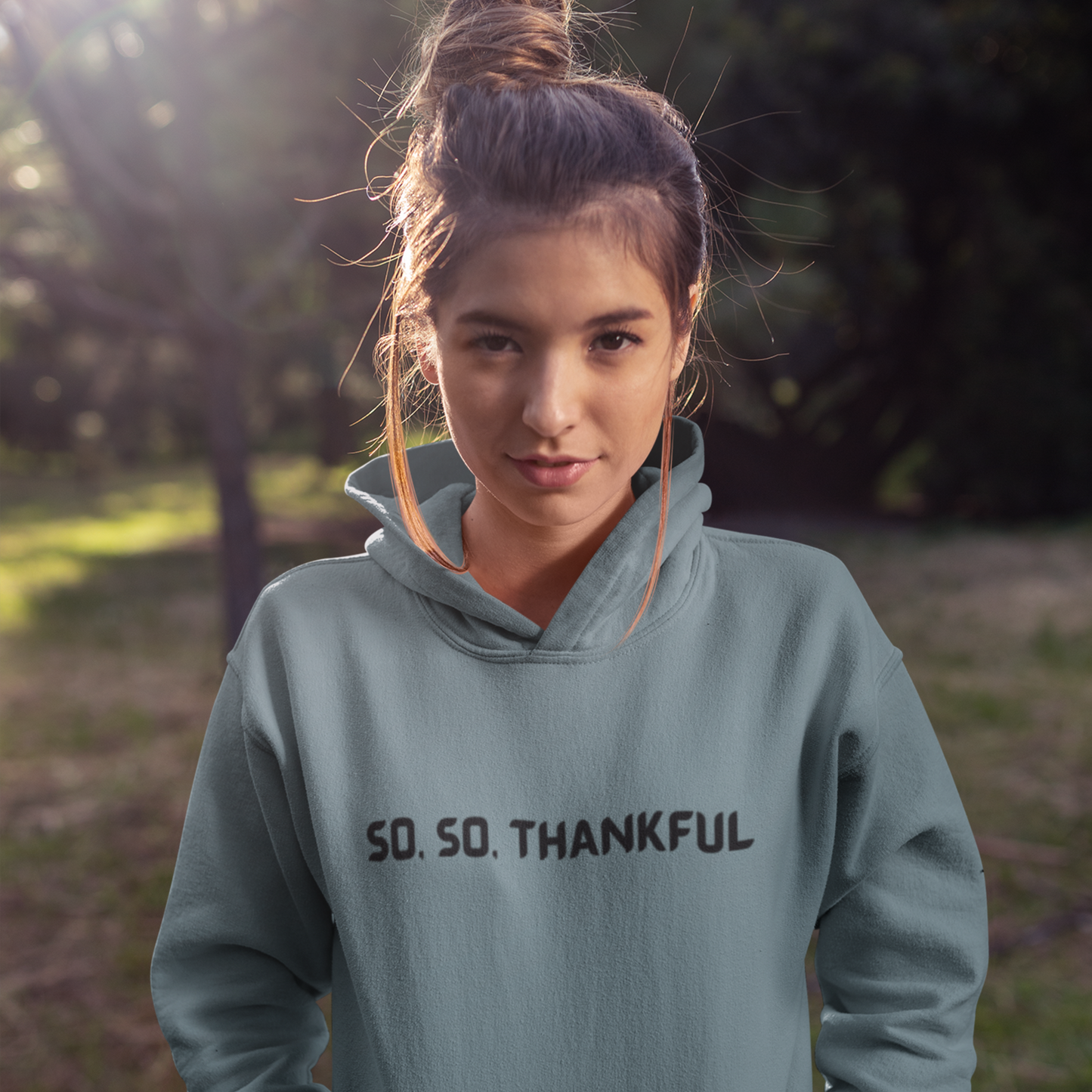 SO.SO THANKFUL UNISEX HOODED SWEATSHIRT WITH INSPIRATIONAL WORDS