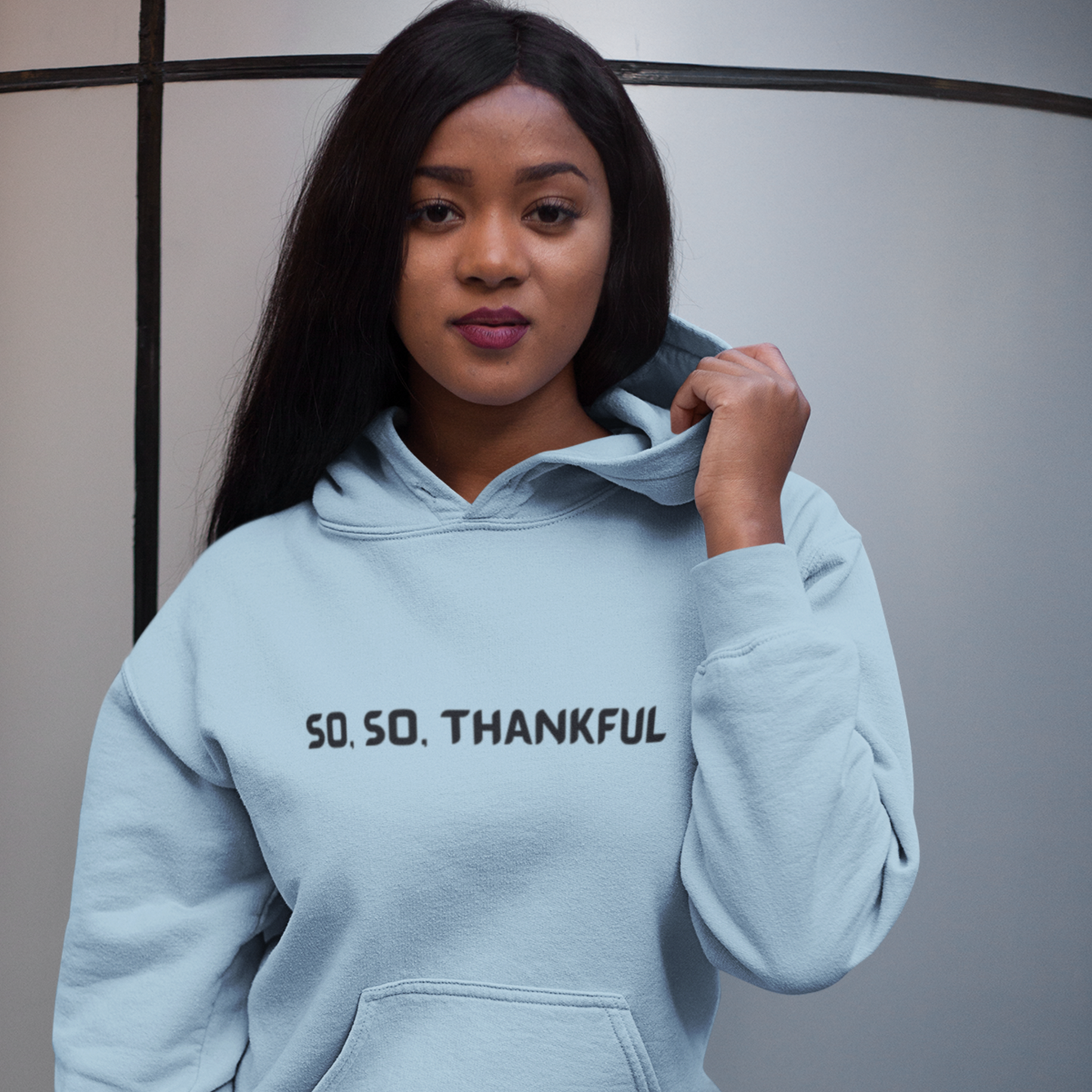 SO.SO THANKFUL UNISEX HOODED SWEATSHIRT WITH INSPIRATIONAL WORDS